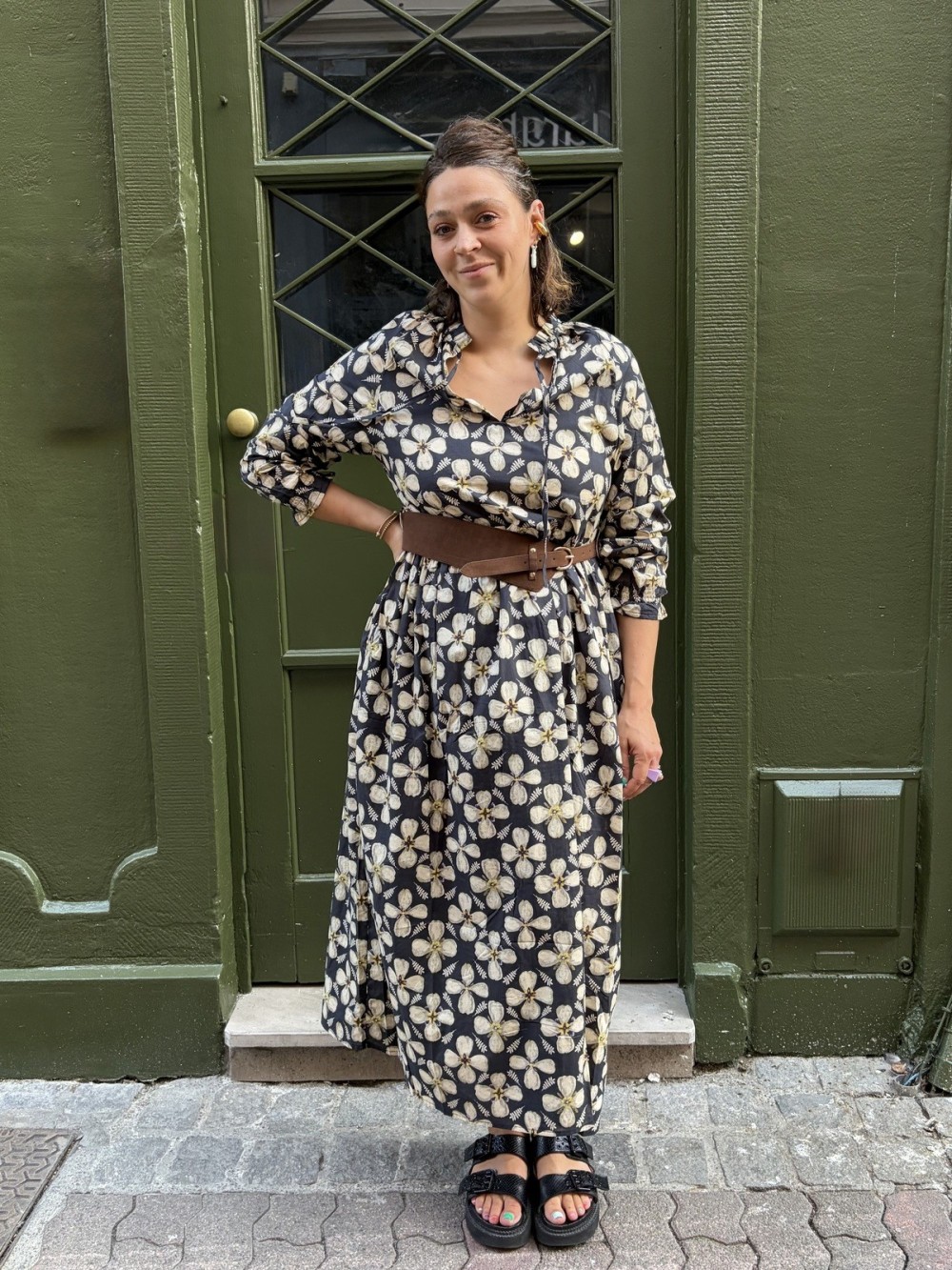 Robe longue fleurie Emmy avec ceinture | Peonies Shop