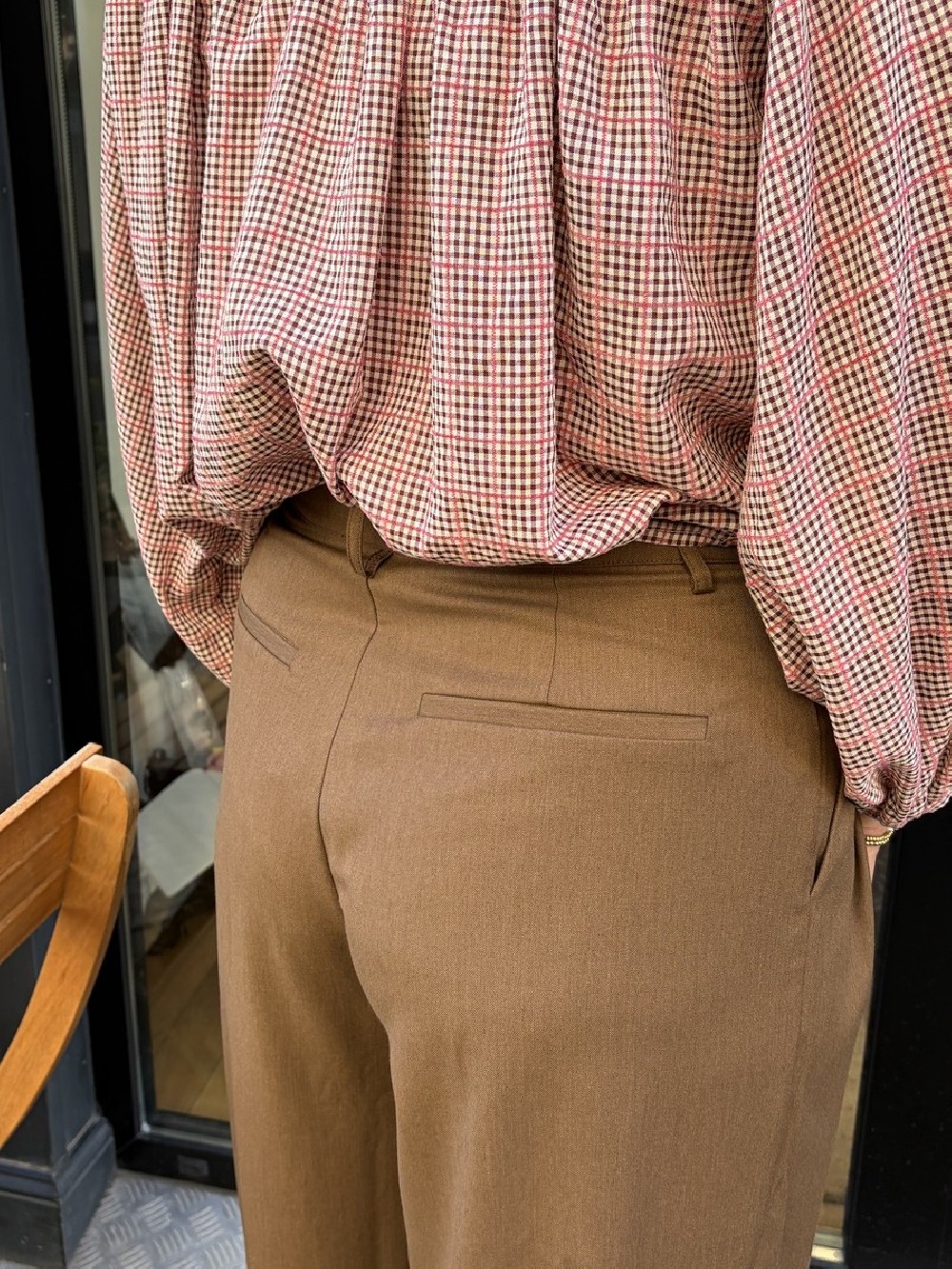 Pantalon à pinces chocolat taille haute femme | Peonies Shop