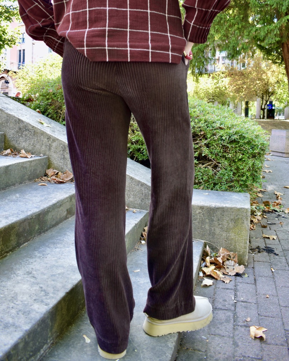 Pantalon velours côtelé kaki ou brun femme | Peonies Shop