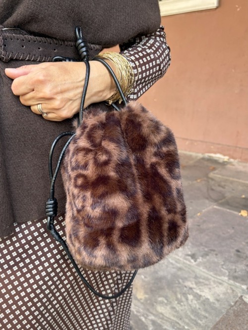 Sac bourse fausse fourrure léopard femme | Peonies Shop