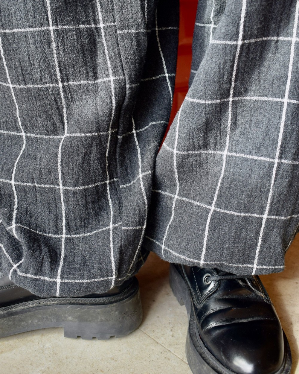 Pantalon large à carreaux gris femme | Peonies Shop