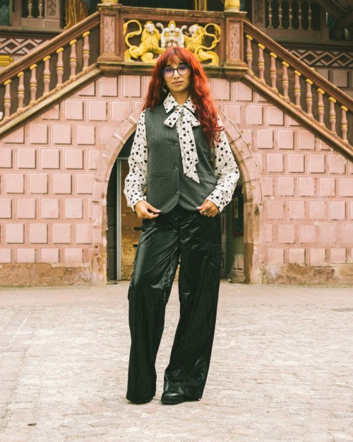 Pantalon cargo noir effet vinyle | Outlet Femme | Peonies Shop