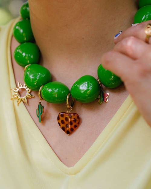 COLLIER PERLES RESINE XXL