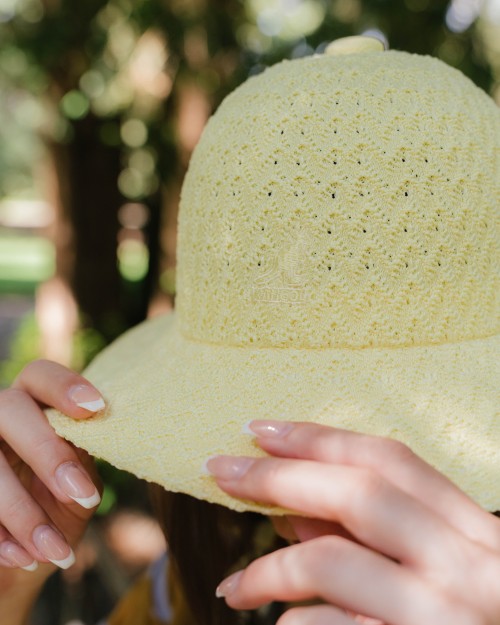 CHAPEAU BORD LARGE JAUNE
