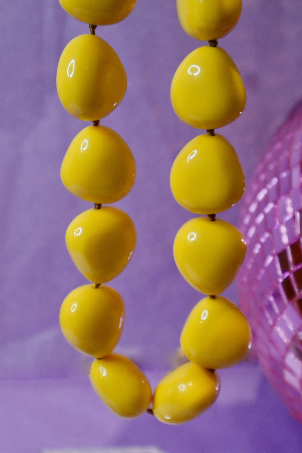 COLLIER PERLES RESINE XXL