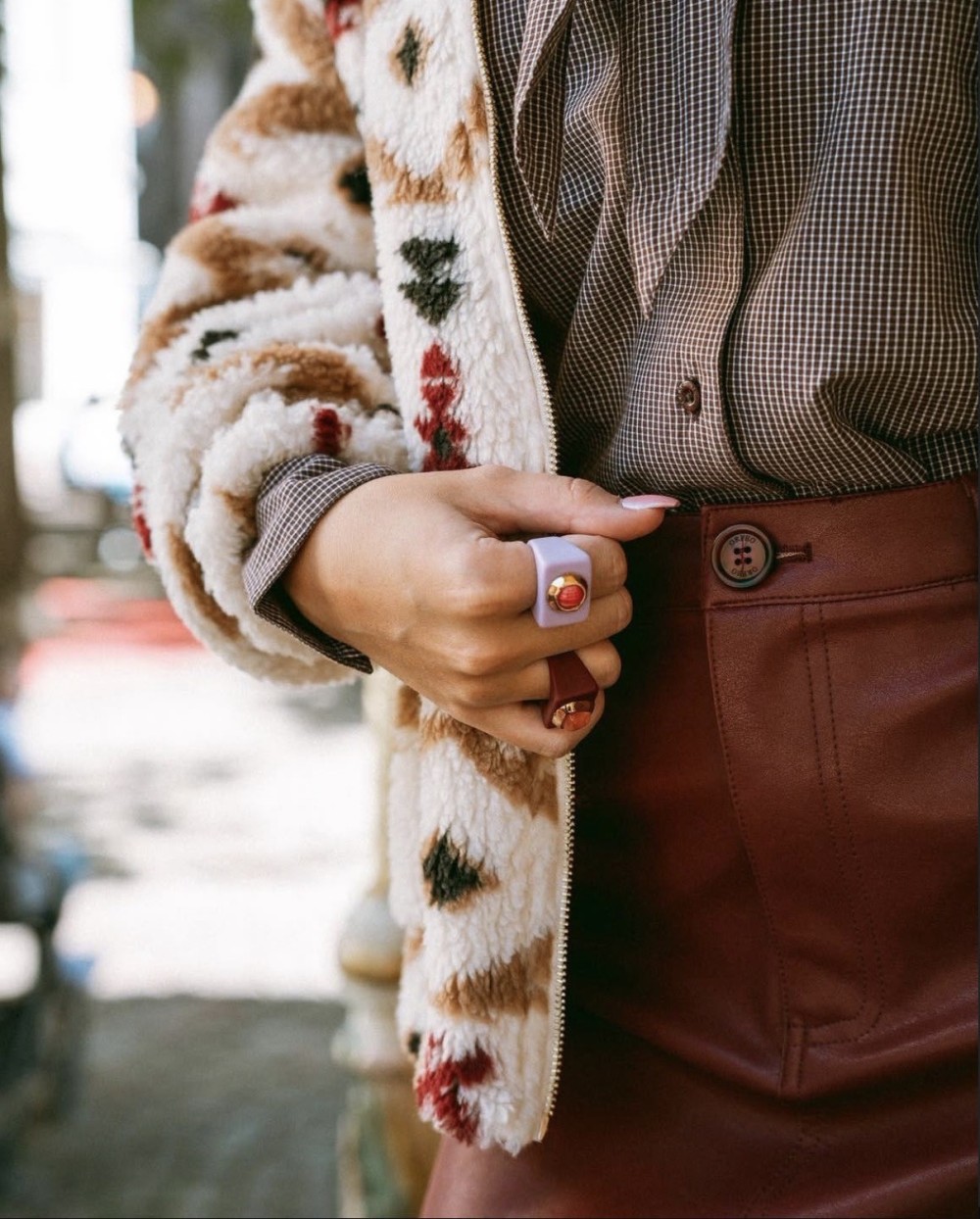 Bague en résine ornée d'une pierre semi-précieuse | Peonies Shop
