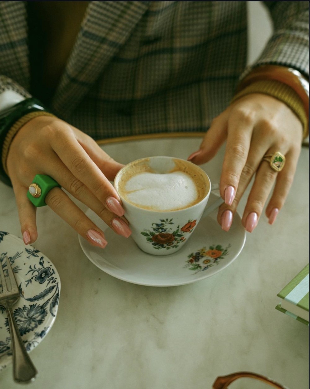 Bague en résine ornée d'une pierre semi-précieuse | Peonies Shop