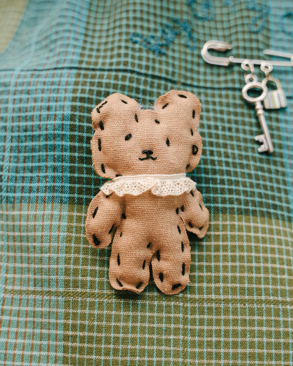 Broche fantaisie en tissu | Peonies Shop