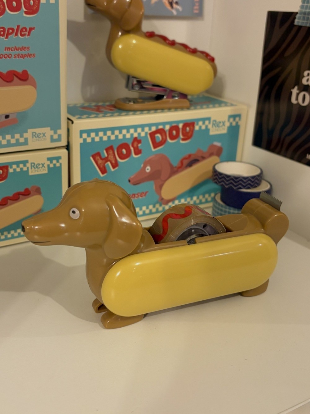 Dévidoir ruban adhésif Teckel Hot-Dog | Peonies Shop